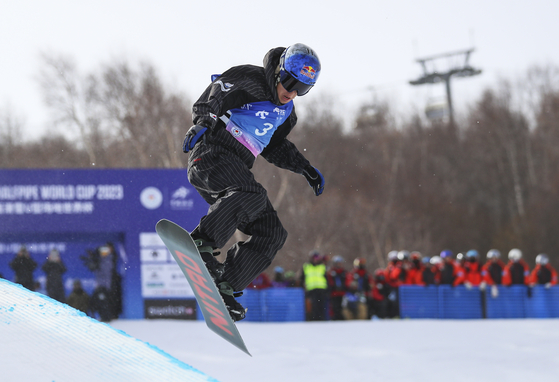 Snowboarder Lee Chae-un competes during the final of the Men's Halfpipe at FIS Snowboard World Cup in Zhangjiakou, China on Dec. 8, 2023. Lee will participate at the upcoming Gangwon 2024 Winter Youth Olympics set to begin on Jan. 19 in Gangwon. [XINHUA/YONHAP]