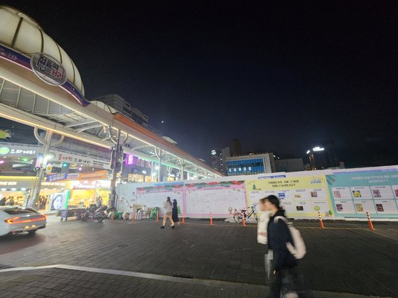 Ulsan's K-pop training school will be built behind the wall. [KIM YUN-HO]