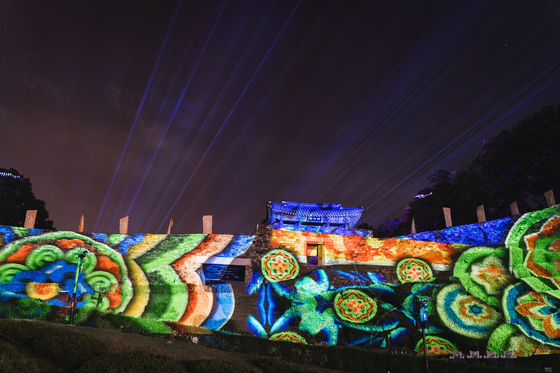 A media facade show at the Gongsan Fortress in Gongju, South Chungcheong [CULTURAL HERITAGE ADMINISTRATION]