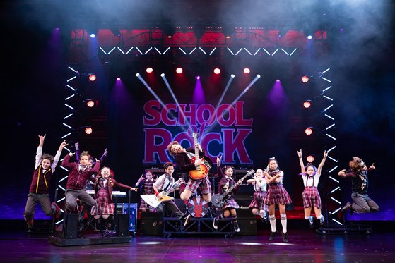 Andrew Lloyd Webber’s hit musical “School of Rock” is being staged at the Seoul Arts Center. The show runs until March 24. [CLIP SERVICE] 