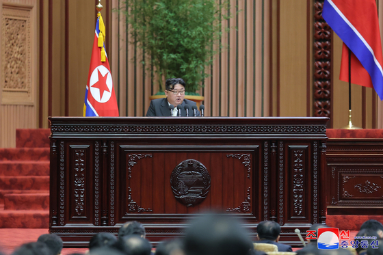 North Korean leader Kim Jong-un speaks at the 10th session of the 14th Supreme People's Assembly in Pyongyang Monday in a photo carried by its official Korean Central News Agency Tuesday. [YONHAP]