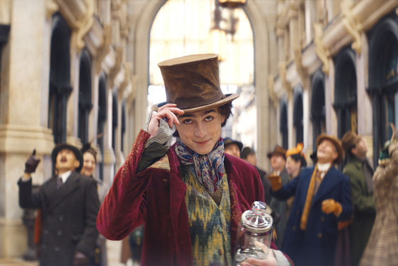 A scene from "Wonka" starring Timothee Chalamet as the titular Willy Wonka and shot by Korean cinematographer Chung Chung-hoon [WARNER BROS. KOREA]