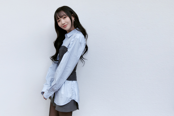 Ryu Su-jeong of girl group Lovelyz dropped her second EP ″2ROX″ on Wednesday. [HOUSE OF DREAMS]