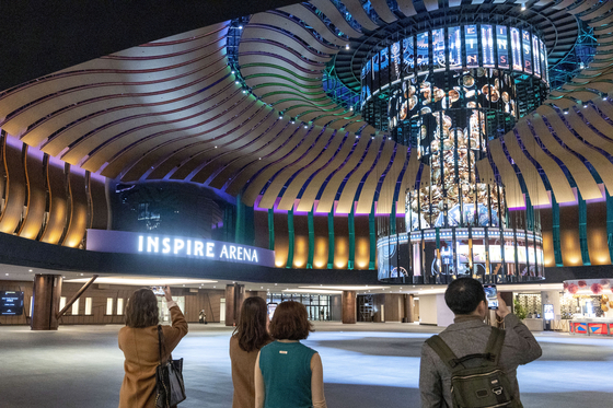 Kinetic chandelier Rotunda in the lobby of the Inspire Arena [JOONGANG PHOTOS]