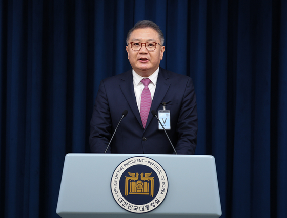Park Sang-ook, new senior presidential secretary for science and technology, speaks at a press briefing at the Yongsan presidential office in central Seoul on Thursday. [JOINT PRESS CORPS]