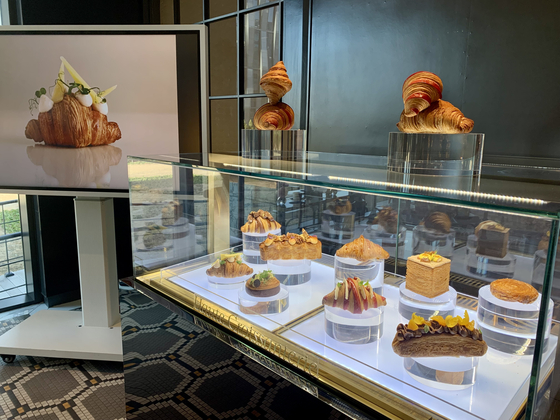 Sofitel Ambassador Seoul Hotel in Songpa District, southern Seoul, on Tuesday launched the Haute Croissanterie event presenting classic French croissants as well as those incorporating Korean flavors. [LEE JIAN]