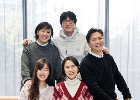 Clockwise from top left, Lim Jung-ah, chief of the reality television division at JTBC, chief producers Min Chul-ki, Son Chang-woo, Kim Eun-jung and Hwang Kyo-jin [JTBC]