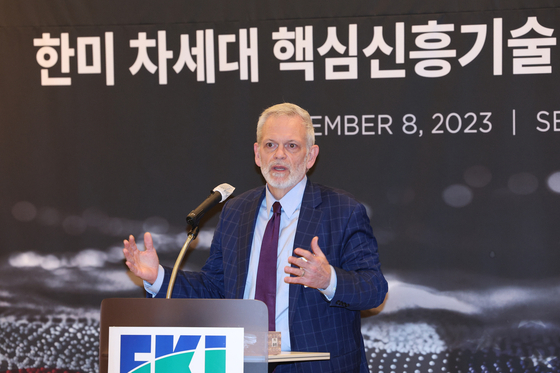 Charles Freeman, senior vice president for Asia at the U.S. Chamber of Commerce, speaks during a forum on U.S.-Korea tech collaborations on Dec. 8, 2023, in western Seoul. The chairman issued a statement on Monday slamming Korea's ongoing efforts to beef up antitrust regulations on big tech companies. [YONHAP]