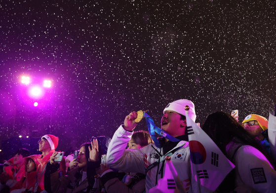 Korean athletes attend the closing ceremony of the Gangwon 2024 Winter Youth Olympics at Gangneung Olympic Park in Gangneung, Gangwon on Feb. 1. [YONHAP]
