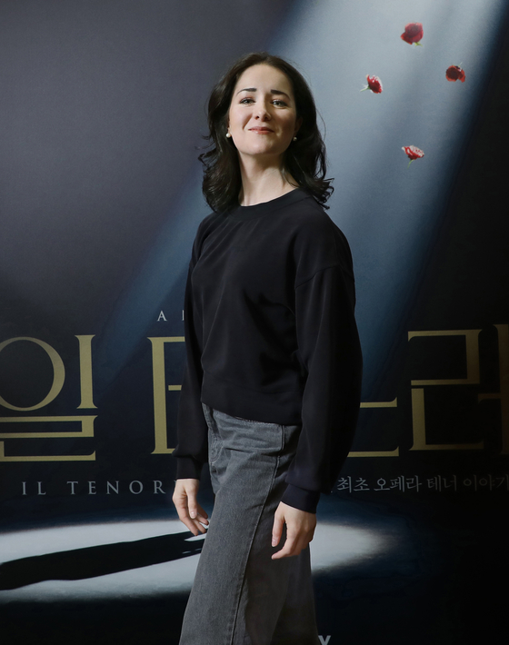 Adriana Tomeu plays Madame Becker in "Il Tenore" [PARK SANG-MOON]