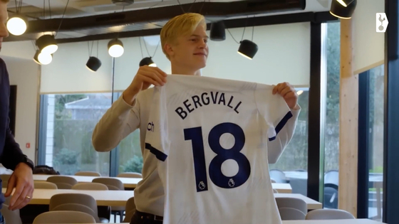 Lucas Bergvall joins Tottenham Hotspur. [ONE FOOTBALL] 