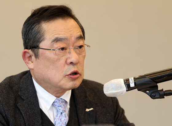 Koo Ja-yeol, the chairman of the Korea International Trade Association (KITA), speaks at the establishment ceremony of the Special Committee on ROK-Japan Cooperation at the Grand InterContinental Hotel in Gangnam District, southern Seoul, on Feb. 7. [NEWS1]