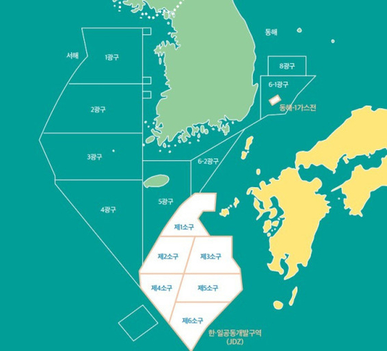 The Joint Development Zone between Korea and Japan in the East China Sea, marked white. [JOONGANG ILBO]