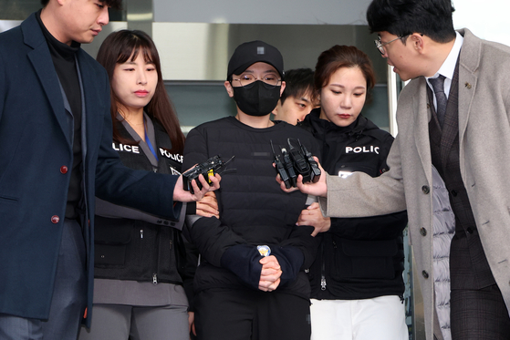 Jeon Cheong-jo taken to the prosecutors' office from Songpa police station on Nov. 10, 2023. [YONHAP]