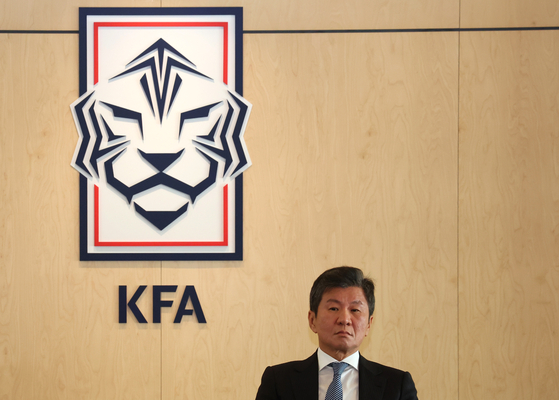 Chung Mong-gyu, president of the Korea Football Association, attends an executive meeting to discuss the national team and manager Jurgen Klinsmann's spot at its helm at the KFA House in Jongno District, central Seoul on Friday. [NEWS1]