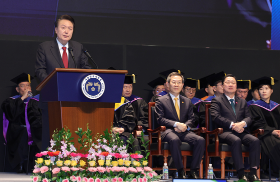 President Yoon Suk Yeol gives an address at the commencement ceremony of the Korea Advanced Institute of Science and Technology (KAIST) in Daejeon on Friday. [JOINT PRESS CORPS]