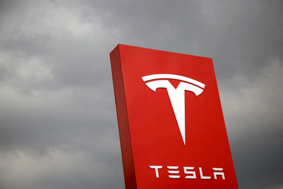 The logo of Tesla is seen in Taipei, Taiwan [REUTERS/YONHAP]