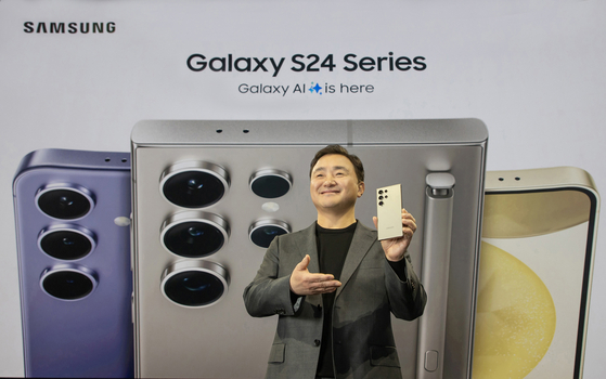 The President of Samsung Electronics’ mobile experience division, Roh Taemoon, introduces the Galaxy S24 series at the Galaxy Unpack 2024 event. [SAMSUNG ELECTRONICS]