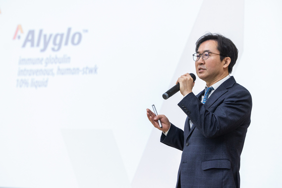 Lee Woo-jin, CEO of GC Biopharma USA, speaks during a press conference before the media tour of the company's plasma factory in Ochang, North Chungcheong, on Tuesday. [GC BIOPHARMA]