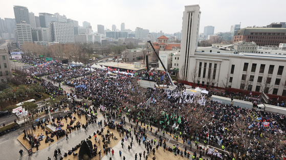 The area around Sejong-daero in central Seoul is being controlled by police during a rally marking the March 1 Independence Movement holiday on March 1, 2023. [NEWS1]