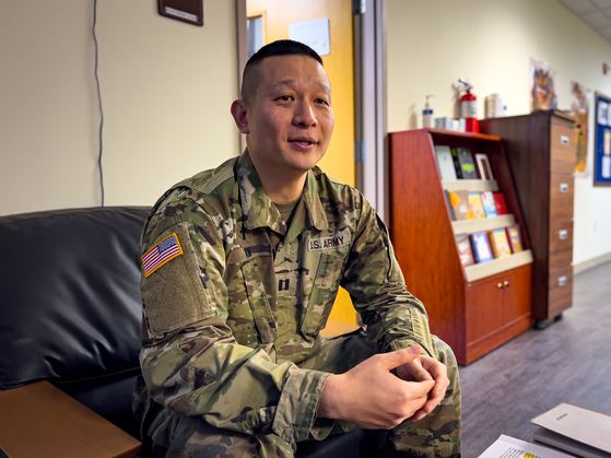 Capt. Kim Joo-il, who serves as a chaplain with the 532nd Military Intelligence Battalion of the U.S. 8th Army’s 501st Military Intelligence Brigade, speaks during an interview with the Korea JoongAng Daily at Camp Humphreys in Pyeongtaek, Gyeonggi, on Feb. 20. [MICHAEL LEE]