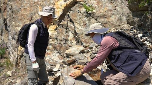 Researchers investigate a lithium deposit in eastern Kazakhstan in this photo provided by the Korea Institute of Geoscience and Mineral Resources on March 5, 2024. [YONHAP]