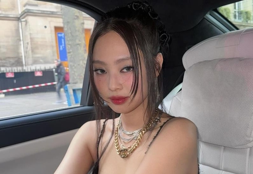 Blackpink's Jennie in a photo posted on her Instagram account. [YONHAP] 