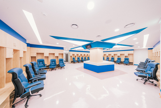A refurbished locker room at Gocheok Sky Dome [SEOUL METROPOLITAN GOVERNMENT]