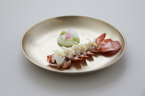 Lobster dish at Kwonsooksoo in Gangnam District, southern Seoul. The restaurant ranked No. 89 on this year's extended Asia's 50 Best Restaurants list revealed Wednesday. [ASIA'S 50 BEST RESTAURANTS]