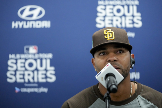 San Diego Padres' Xander Bogaerts talks to reporters during a news conference at Gocheok Sky Dome in western Seoul on Saturday.  [AP/YONHAP]