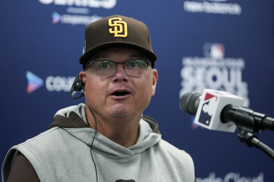 San Diego Padres manager Mike Shildt attends a news conference at Gocheok Sky Dome in western Seoul on Saturday.  [AP/YONHAP]
