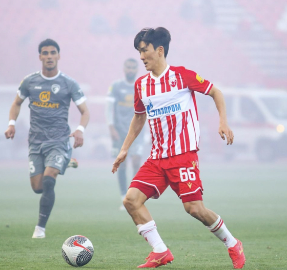 Red Star Belgrade's Hwang In-beom plays during a match against Radnicki 1923 on Sunday in Belgrade, Serbia. [SCREEN CAPTURE]