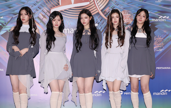  Girl group NewJeans attends the 37th Golden Disc Awards held in Bangkok on Jan. 6. [GOLDEN DISC AWARDS ORGANIZING COMMITTEE]