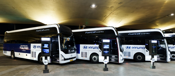 Hyundai Motor offers six Universe hydrogen fuel-cell electric buses for MLB team transportation. [HYUNDAI MOTOR] 
