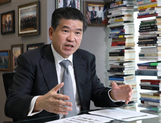 James Kim, chairman and CEO of the American Chamber of Commerce in Korea (Amcham), speaks during an interview with the Korea JoongAng Daily at Amcham's headquarters in Yeouido, western Seoul on March 19. [PARK SANG-MOON]