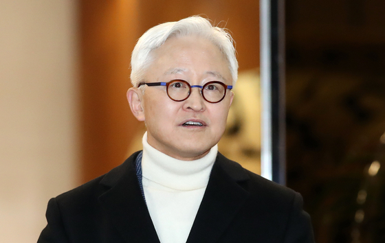 Samsung Electronics CEO Kyung Kye-hyun returning home after a trip to the Netherlands on March 15. [NEWS1]
