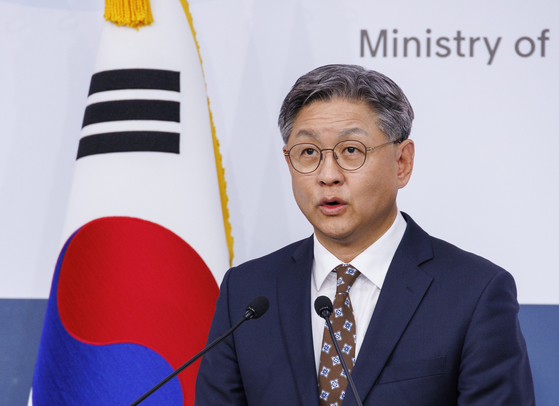 Foreign Ministry spokesperson Lim Soo-suk speaks during a briefing at the ministry building in Jongno District, central Seoul, on Tuesday. [YONHAP]