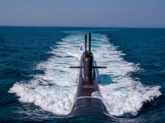 A domestically developed 3,000-ton diesel submarine, the Shin Chae-ho, was delivered to the South Korean Navy on Thursday. [NEWS1]