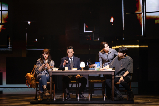 The Murphy family. From left, Hong Seo-young, Yoon Seok-won, Ahn Si-ah and Yoon Seung-woo play Zoey, Larry, Cynthia and Connor, respectively. [S&CO]