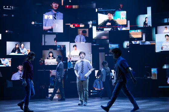 Park Kang-hyun, center, as Evan Hansen in the ongoing production of "Dear Evan Hansen" at the Chungmu Arts Center in Jung District, central Seoul. [S&CO]