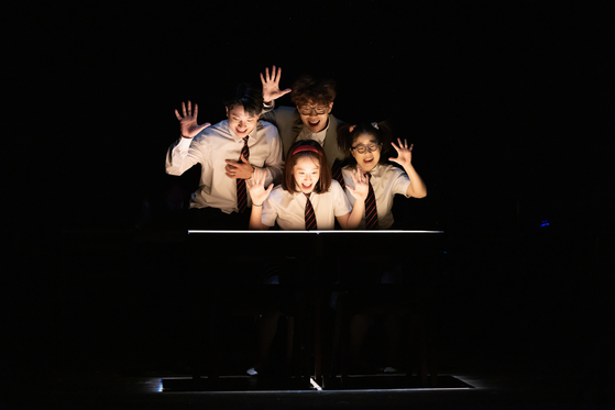A scene from the play "The Nature of Forgetting" at Daehakro Artone Theater Hall 2 in Jongno District, central Seoul [THE BEST PLAY]