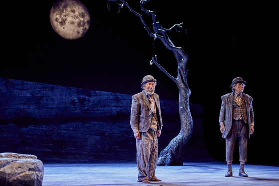 A scene from theater production ″Waiting for Godot," directed by Kim Poong-nyun [PARK COMPANY]