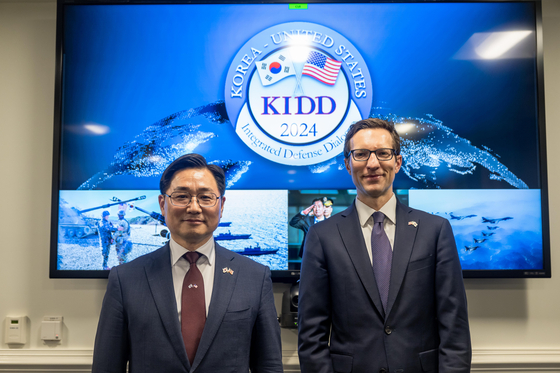 Cho Chang-rae, left, deputy defense minister for policy, and U.S. Assistant Secretary of Defense for Indo-Pacific Security Affairs Ely Ratner pose for a photo as they attend the Korea-U.S. Integrated Defense Dialogue in Washington on Thursday, in this photo provided by Seoul's defense ministry on Friday. [MINISTRY OF DEFENSE]