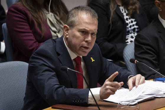 Israeli Ambassador to the United Nations Gilad Erdan speaks during a Security Council meeting at UN headquarters in New York on Thursday. [AP/YONHAP]