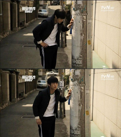 A scene in tvN drama series ″Reply 1997″ shows one of the main characters, Yoon Yoon-je, returning home after getting circumcised. Circumcision is so widely undergone in Korea that it is openly discussed and referenced in broadcast media. [SCREEN CAPTURE]