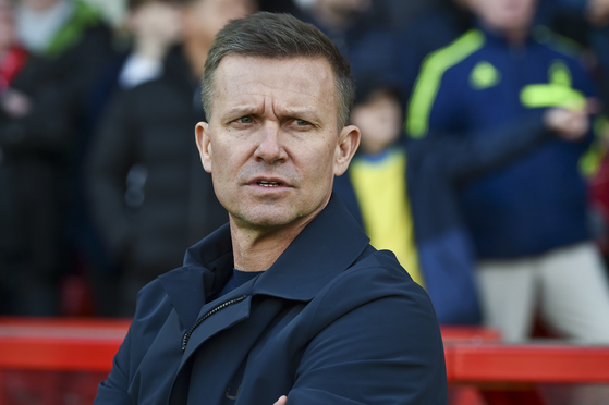 Then-Leeds United manager Jesse Marsch waits for the Premier League match against Nottingham Forest at City Ground stadium in Nottingham, England on Feb. 5, 2023. [AP/YONHAP]
