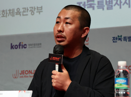 Japanese director Sho Miyake speaks during a press conference at the Jeonju Cine Complex on Wednesday for his latest film "All the Long Nights," which is the opening film of the 25th Jeonju International Film Festival. [YONHAP]