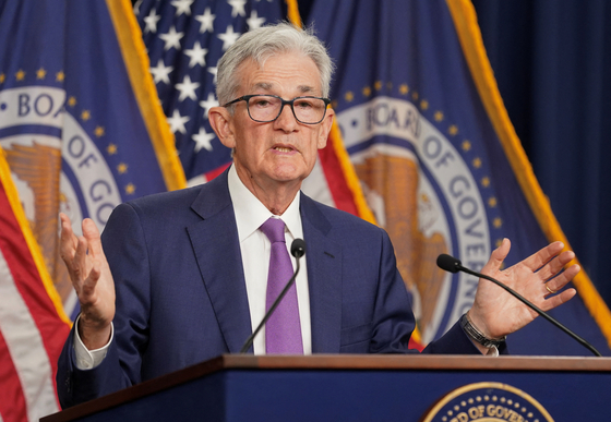 U.S. Federal Reserve Chair Jerome Powell holds a press conference following a two-day meeting of the Federal Open Market Committee on interest rate policy in Washington on Wednesday. [REUTERS/YONHAP]