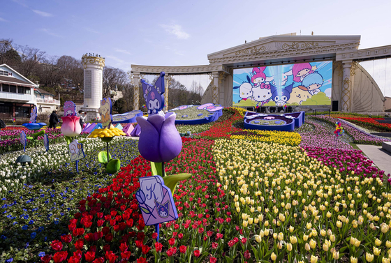 Everland’s Four Seasons Garden attracts visitors with Sanrio characters this spring. [SAMSUNG C&T]