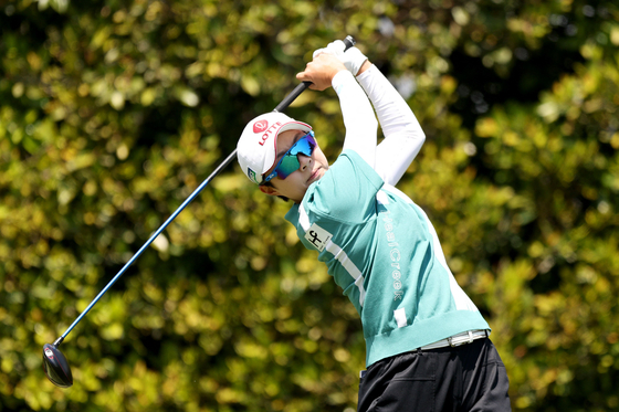 Kim Hyo-joo hits her shot from the second tee during the second round of the JM Eagle LA Championship presented by Plastpro at Wilshire Country Club in Los Angeles, California on April 26. [AFP/YONHAP]